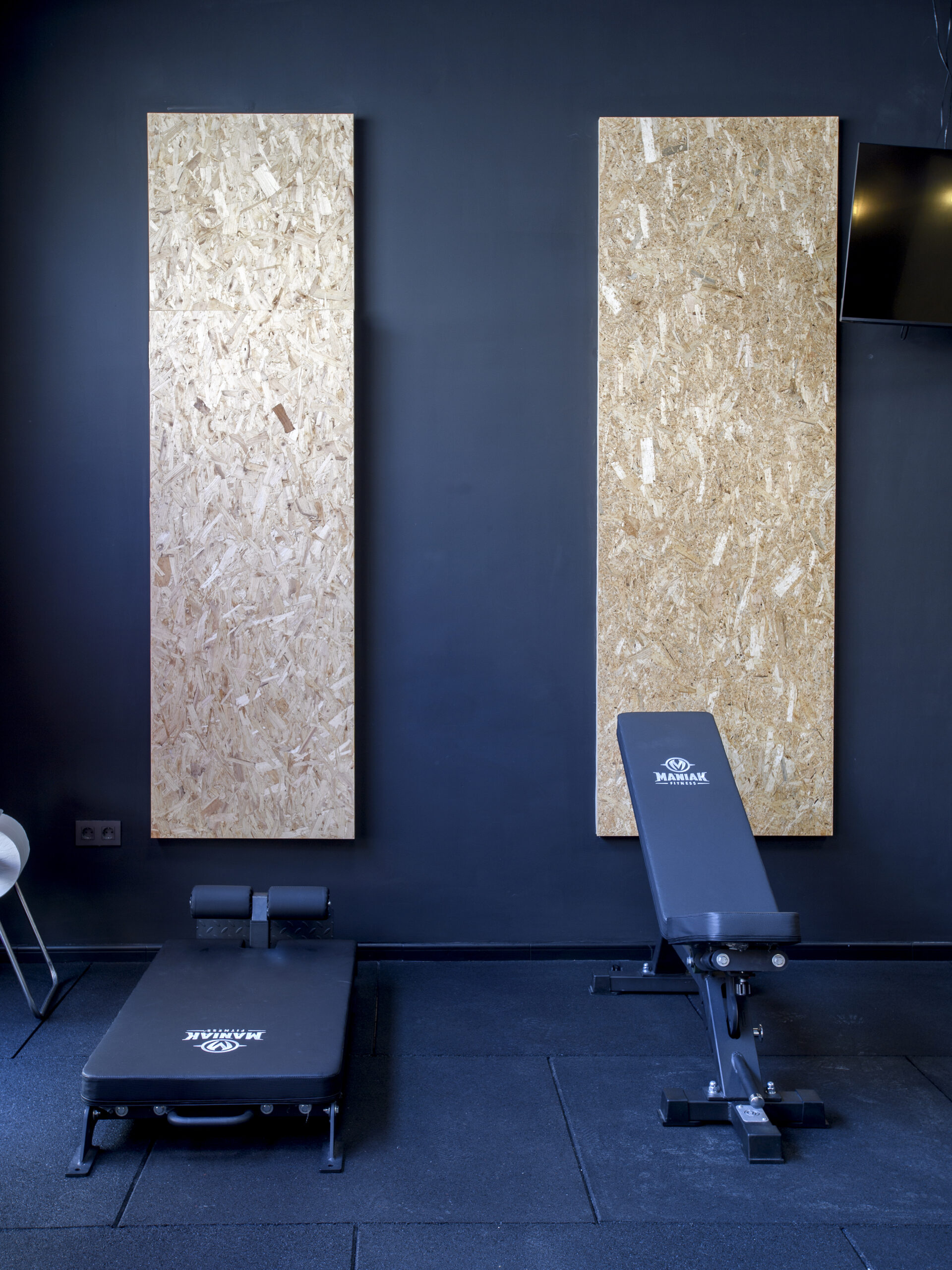 Zona de pesas y bancos